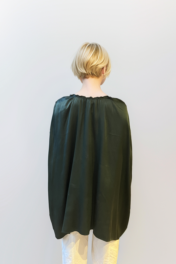 SILK GATHERED FRILL BLOUSON