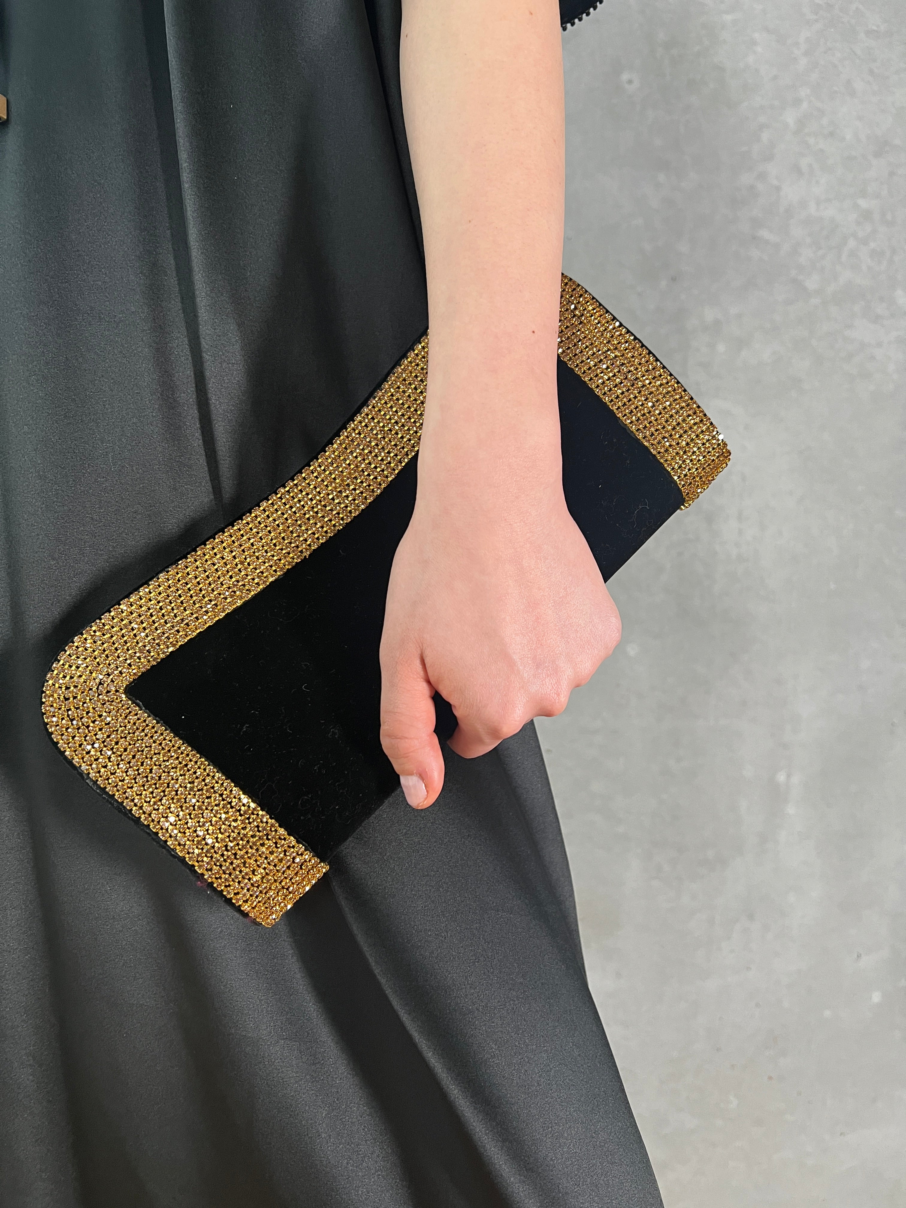 BLACK & GOLD CLUTCH