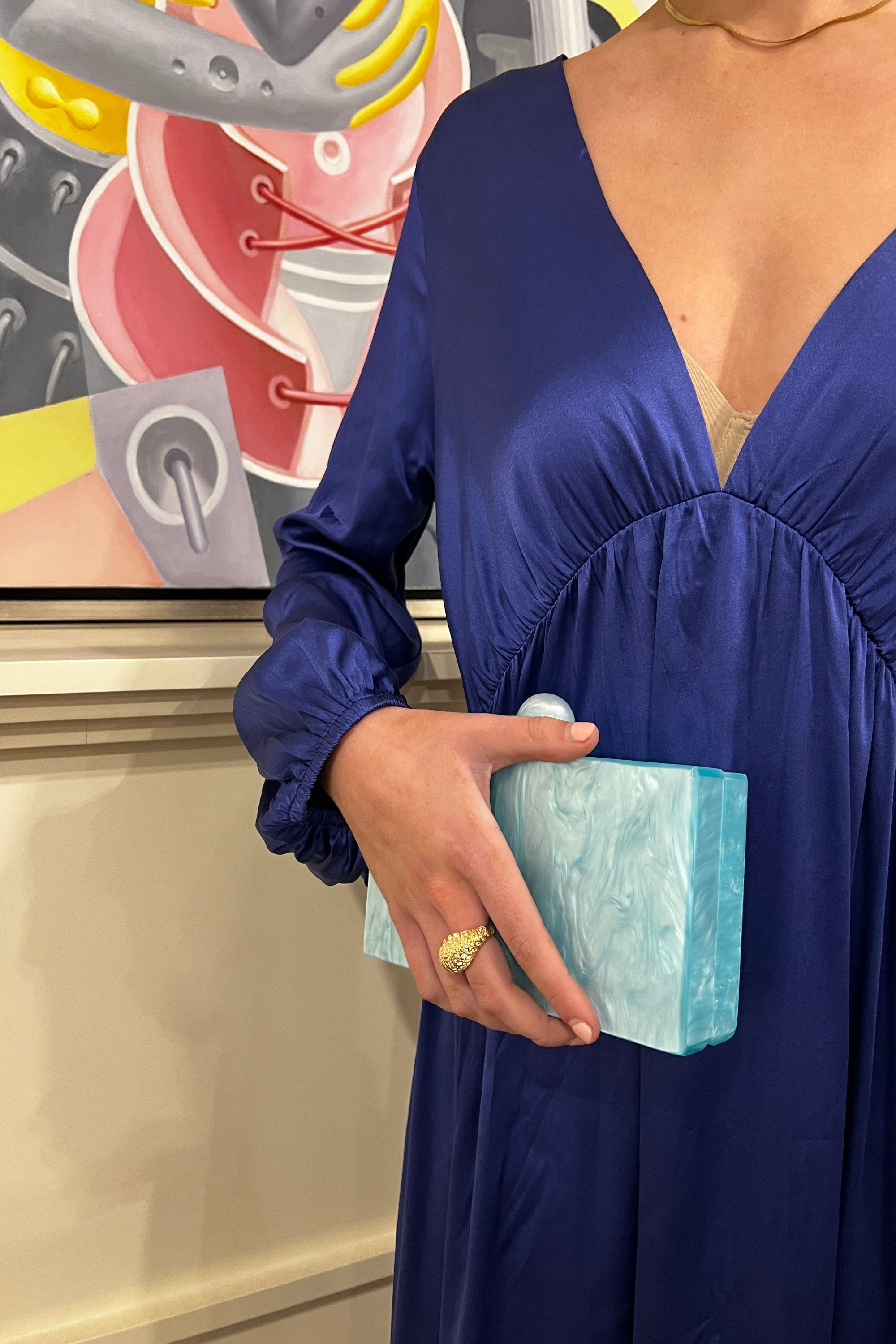 BLUE PEARL CLUTCH