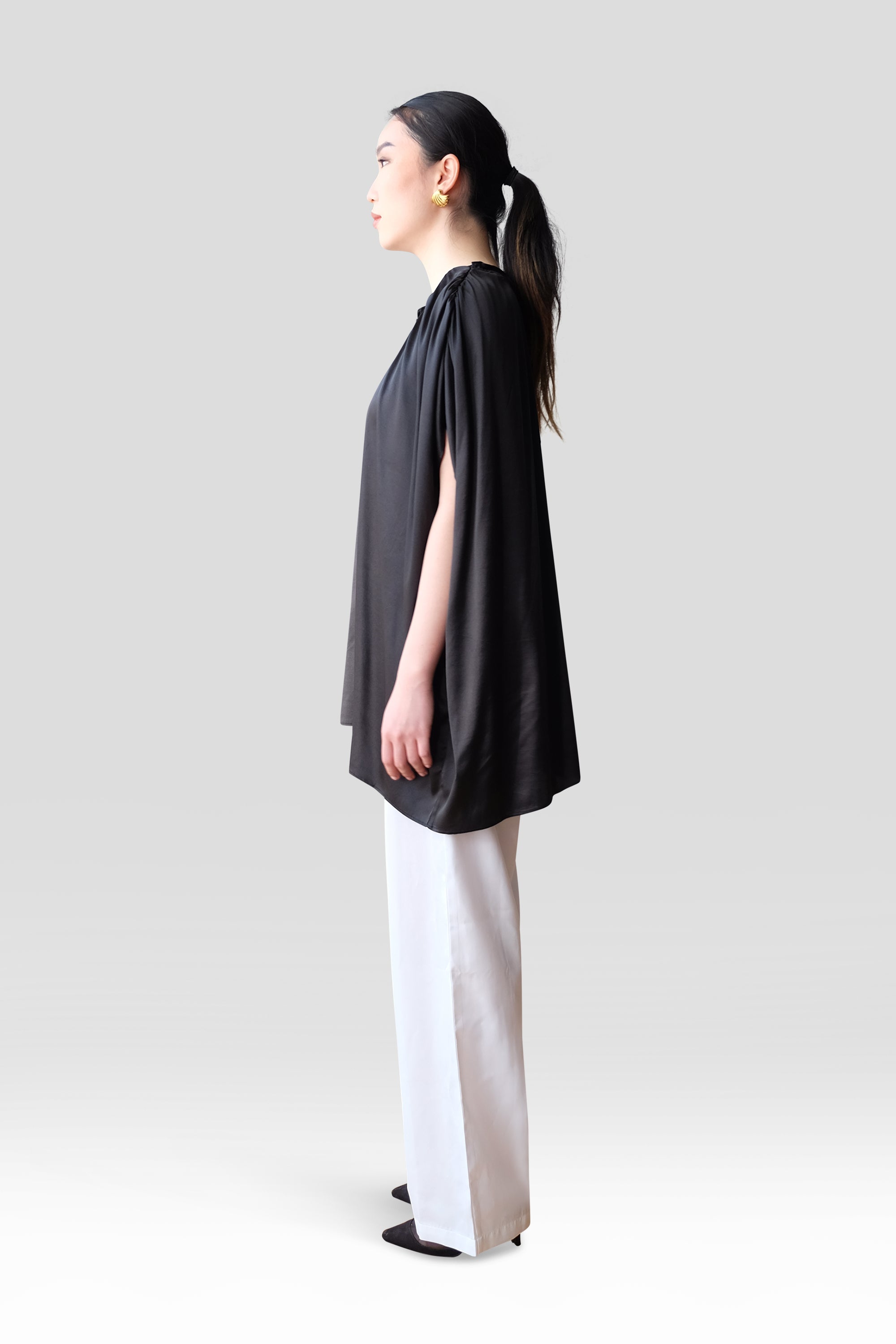 SILK GATHERED FRILL BLOUSON